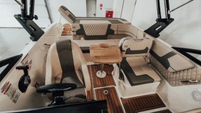 Катер Bayliner VR 5 E